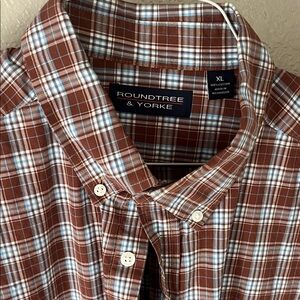 Roundtree & Yorke Men's Brown and Blue Plaid Shirt